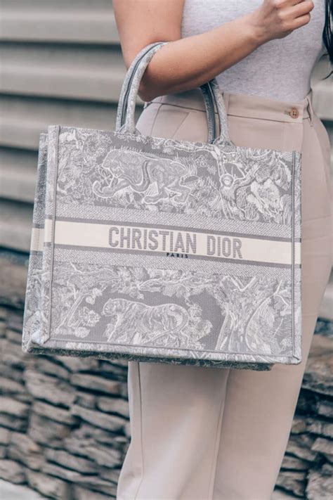 dior tote bag imitazione|dior book tote dupe.